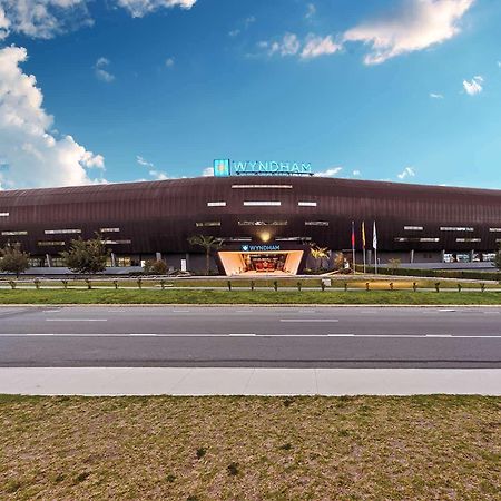 فندق Wyndham Quito Airport Puembo المظهر الخارجي الصورة The new terminal