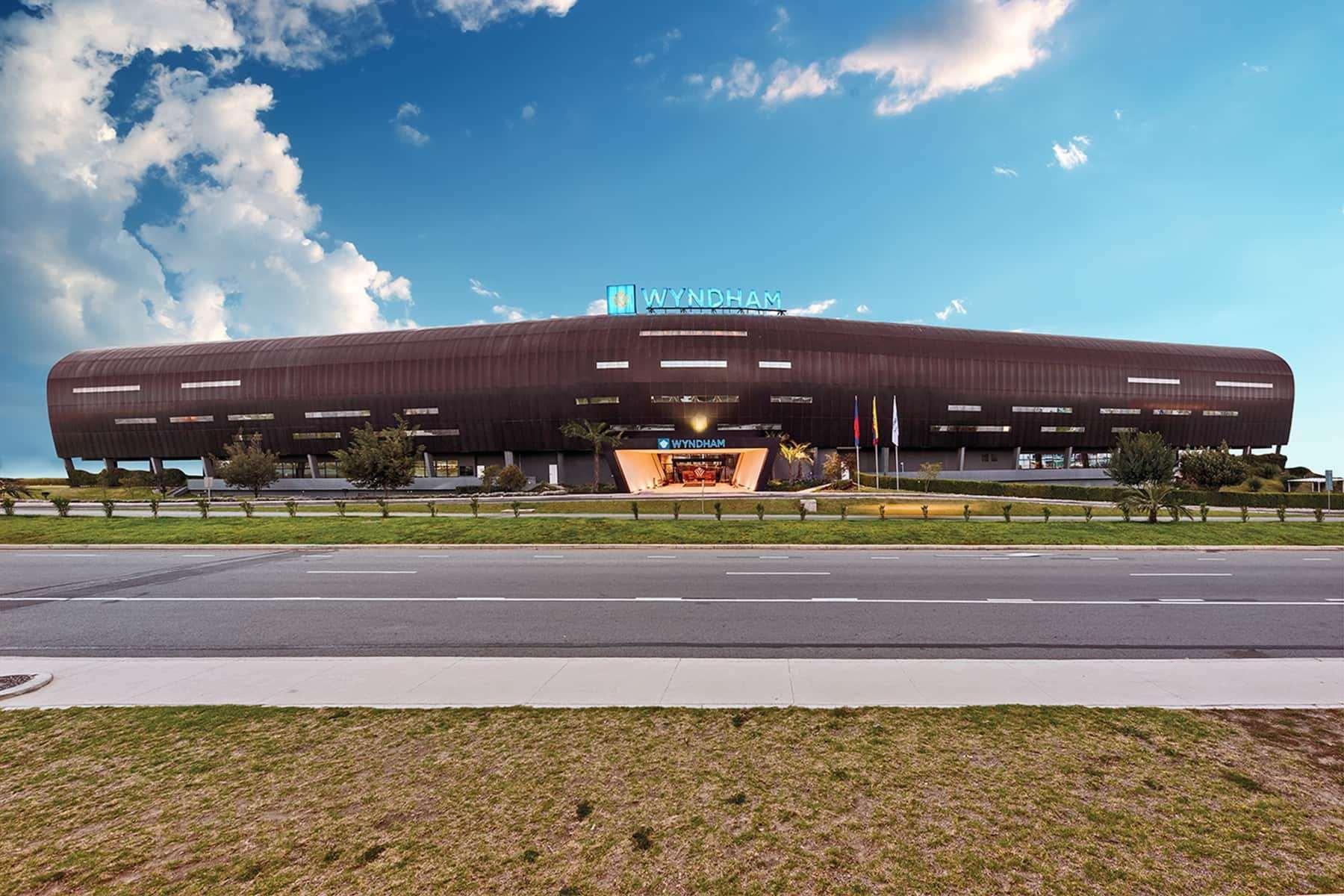 فندق Wyndham Quito Airport Puembo المظهر الخارجي الصورة The new terminal