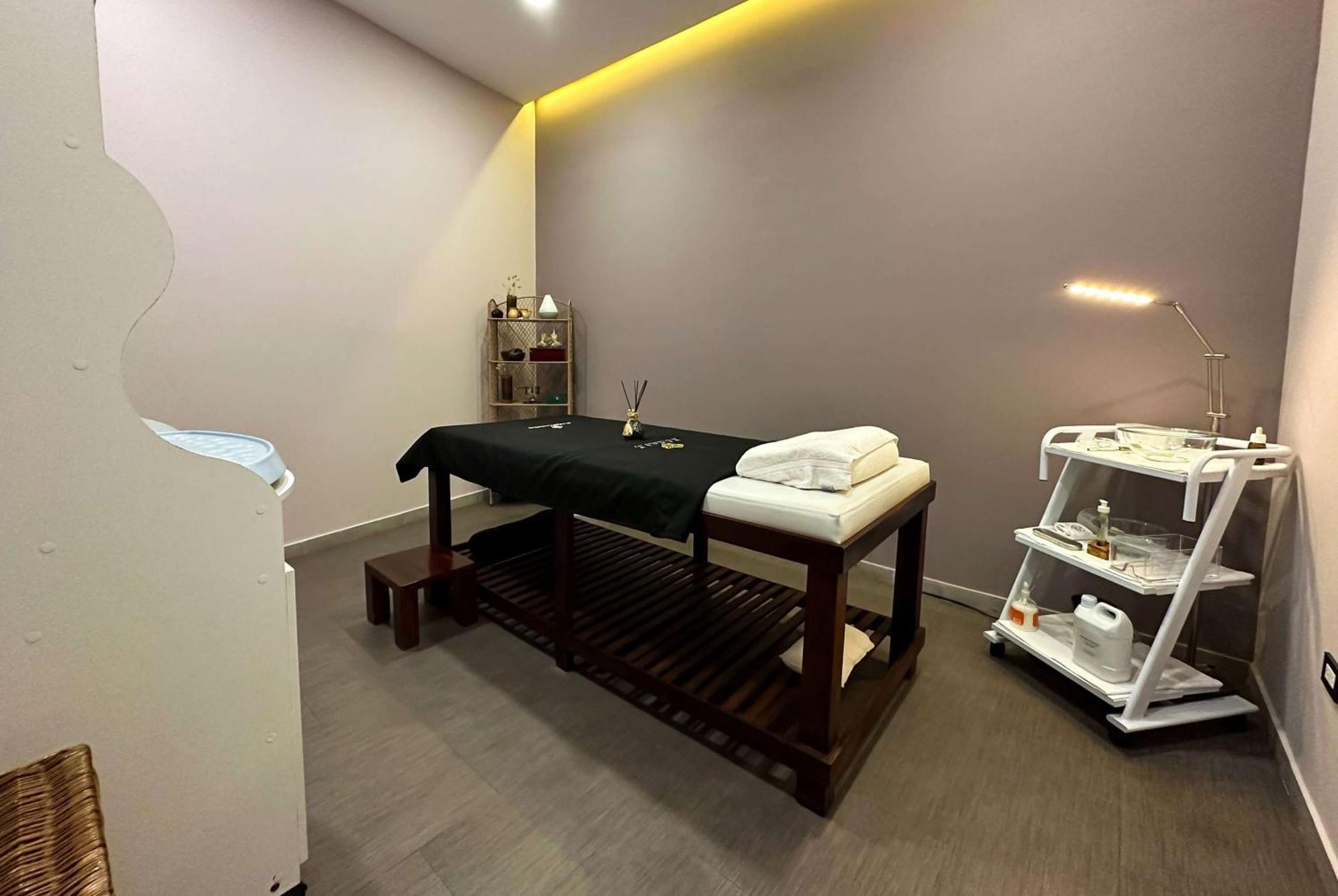 فندق Wyndham Quito Airport Puembo المظهر الخارجي الصورة A massage table